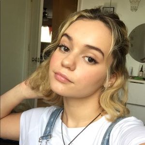 Meet your Posher, Anatalia